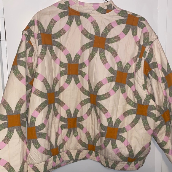 Universal Thread Quilt Pattern Jacket - Picture 2 of 4